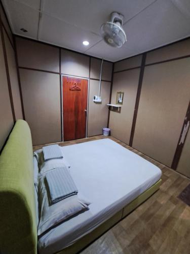 Benteng Taman Negara in Kuala Tahan