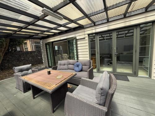 Sky Stars Serene Haven Villa at Mt Eden