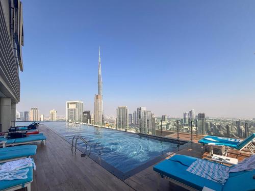 Frank Porter - Paramount Midtown, Dubaj