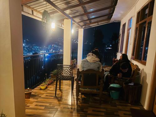 hotel in manali by Aura in Bashisht