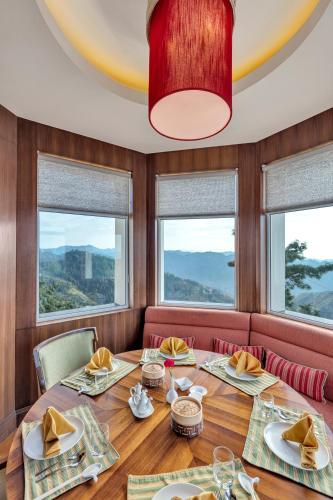 Restaurant, Club Mahindra Pristine Peaks, Naldehra in Mashobra