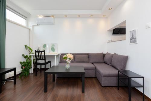 Apartments Warsaw Grzybowska by Noclegi Renters, Warsaw