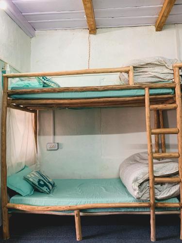 1 bunk bed