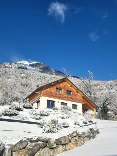 Chalet de montagne, Piscine avec vue et bain nordique in ชาโตว์รูซ์-แอลพ์