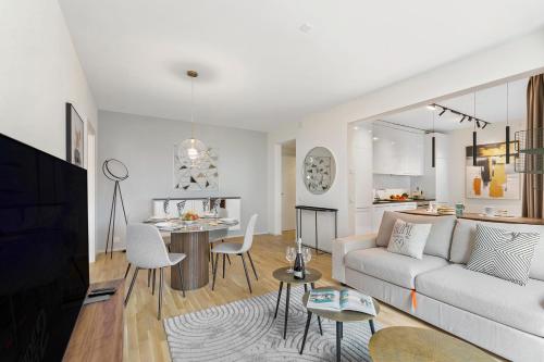 Oprema, Novos Contrada in Lugano center mesta