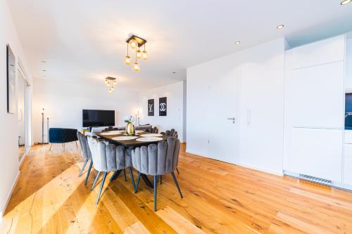 Food and beverages, VIP Suite with Panoramic Views in Weitersburg