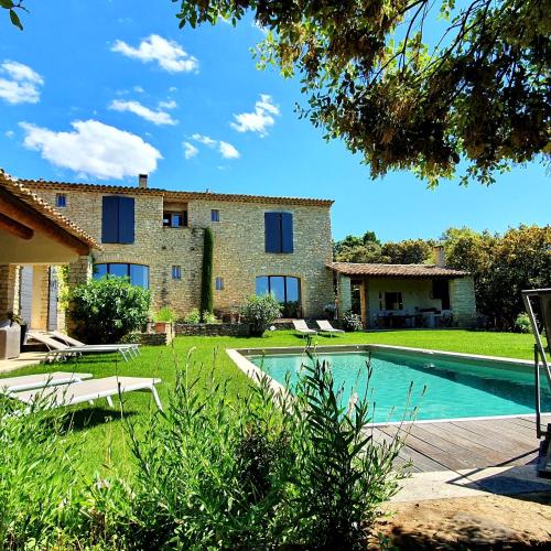 Havre de paix à Gordes avec piscine chauffée gîte à louer Gordes