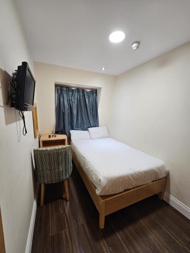 Cromwell International Hotel - image 4