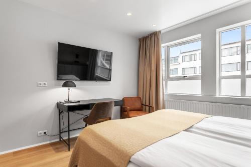 Deluxe Twin Room image 2