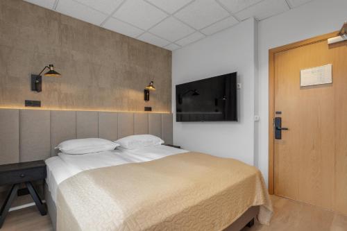 Budget Double Room image 3