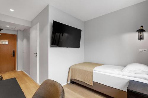 Standard Single Room image 2