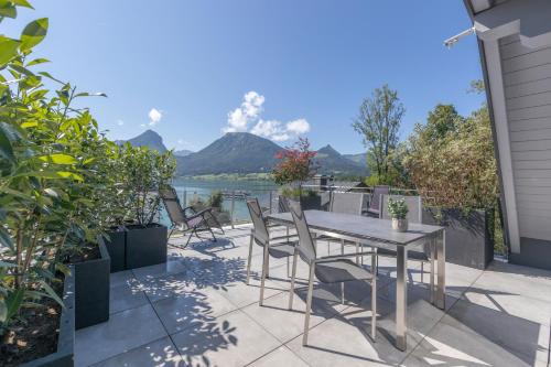 One-Bedroom Apartment with Terrace