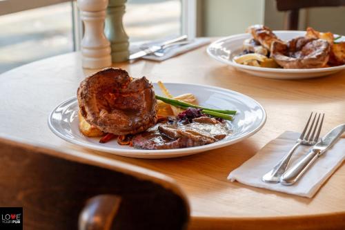 Fisherman's Haunt Hotel - image 8