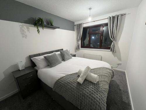 3 BR Home With Football Table in Smethwick, Birmingham, Birmingham (foto 9)