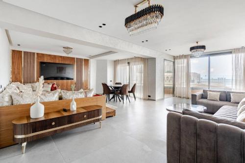 Shared lounge/TV area, TheCasaEdition - Bel Azur - Sea View & Hassan II Mosque Residency in Sour Jdid