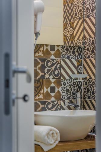 Inside Roma Rooms - image 14