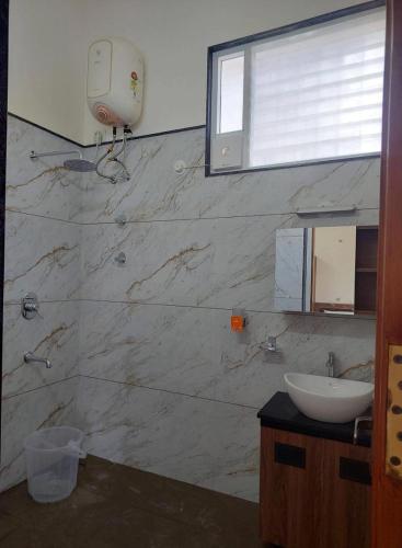 Shaiva Urban Retreat - image 2