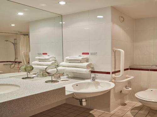 Future Inn Cardiff Bay - image 10