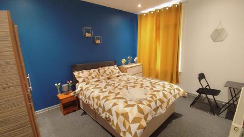 Double-Bedroom in the Heart of Eccles Manchester BH2 Perfect for Short Stays, Manchester