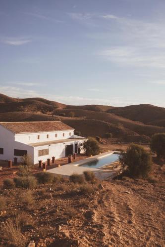 Cortijo Banana, villa rural para grupos grandes y piscina privada entre olivos gîte à louer Los Teones