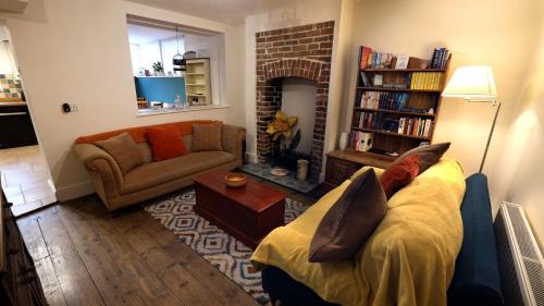 Charming 2BR Edwardian House in Market Town in Ilminster