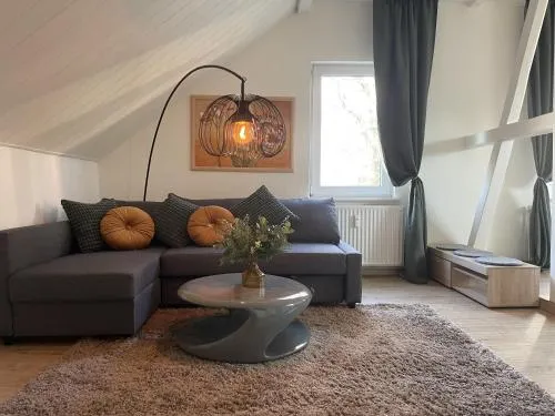 Gemütliches Mansarden-Apartment mit 2 Schlafzimmern & separater Küche in Herne, Deutschland