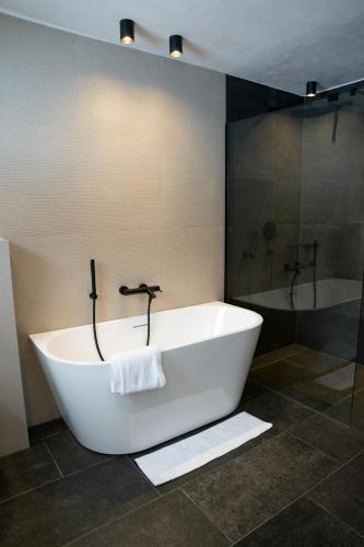 ฝักบัว, Berwang Chalets - Enzian in เบอร์วัง