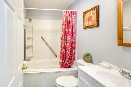 Dog-Friendly Lake George Home 3 Mi to Beach! Dog-Friendly Lake George Home 3 Mi to Beach!