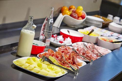 Comfort Hotel Dijon Sud - LONGVIC - image 2