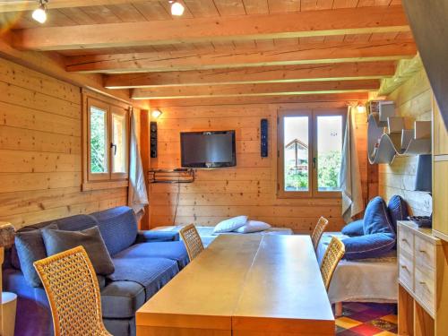 Chalet charmant avec terrasse au pied du Pleney, proche centre et parking - FR-1-524-89 in Les Fys