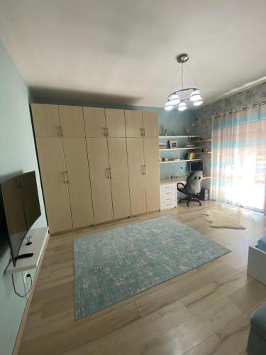 Three-Bedroom House image 10