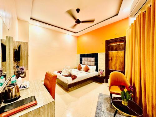 room detail thumbnail 1