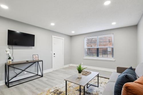 Brentwood C4 I Cozy & Comfy I 2bd I Free Parking