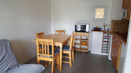 REF 042 Appartement T2 avec balcon et piscine Arzon REF 042 Appartement T2 avec balcon et piscine Arzon