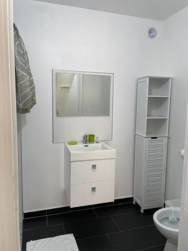 Bathroom, Chambre cosy in Trois-Rivieres