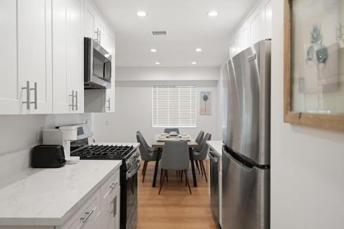 2BR Plus Bonus Room with Pool Access Near Universal Studios, Los Angeles (fotografie 6)