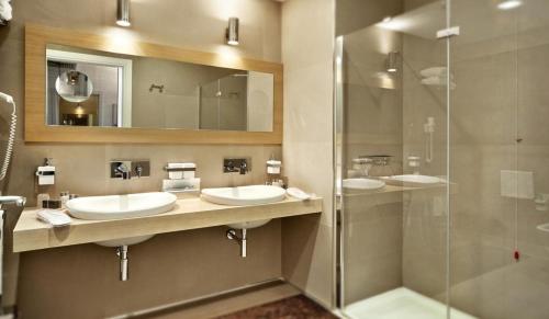 Mediterraneo Palace Hotel - image 2