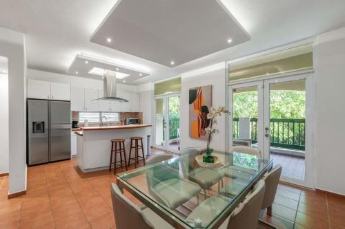 3BR - Villa Papaya at North Coast Village in เบกา อัลตา