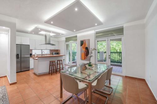 3BR - Villa Papaya at North Coast Village in เบกา อัลตา