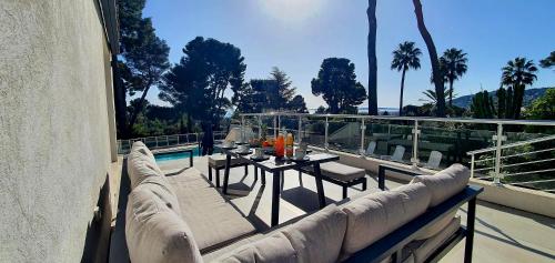 Balcony/terrace, Villa vue mer a Antibes classee 4 etoiles-Piscine chauffee in Trois Moulins