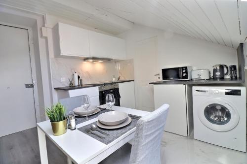 Attique Studio A in ฌงชิอง