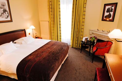 Tiffany Hotel - image 10