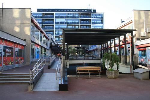 ทัศนียภาพ, Air conditioned condo downtown with lake view in แฮมีนลินนา