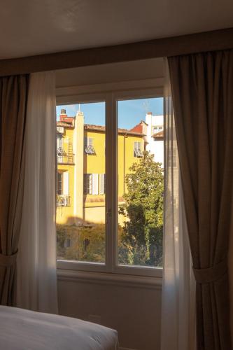 Superior Double Room image 10