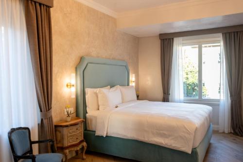 Superior Double Room image 7