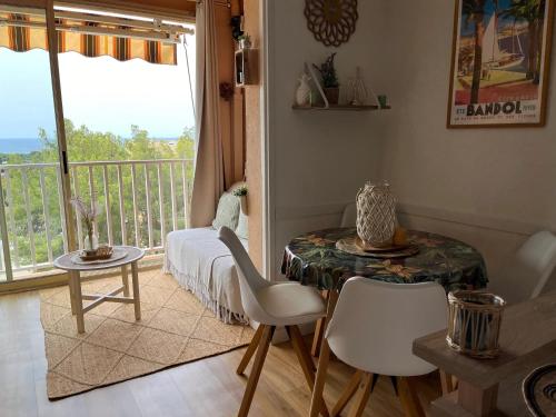 Appartement charmant à Bandol 30 m² avec vue sur la mer. - image 2