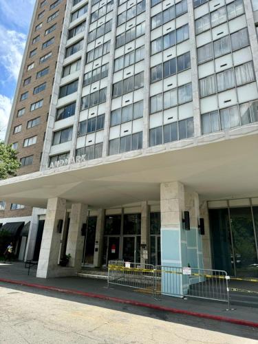 애틀랜타 (GA) ATL Downtown 2BD KingBed Onsite Parking City View LM508 4성급 싱글룸 레스토랑