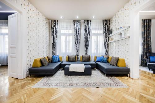 Spacious Designer Home with Premium Touches, Budapest (photo 7)