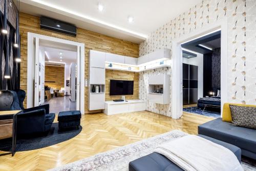 Spacious Designer Home with Premium Touches, Budapest (photo 9)