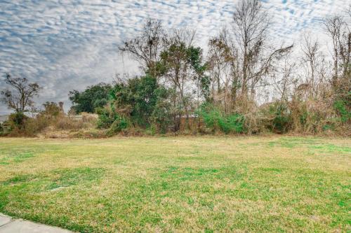 Gulfport Condo with Balcony - 5 Minute Walk to Beach! - image 13